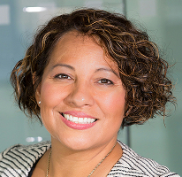Claire Ashford, compliance-hoofd bij een financiële organisatie, headshot